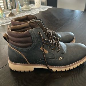 Mens boots size 12